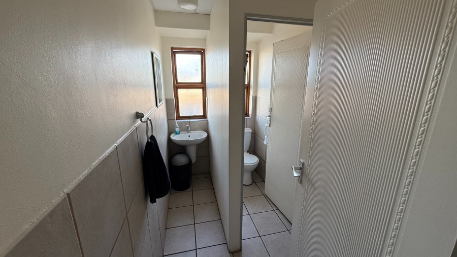 To Let commercial Property for Rent in Knysna Central Western Cape